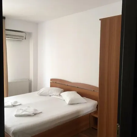 Summerland Ony Apart Mamaia