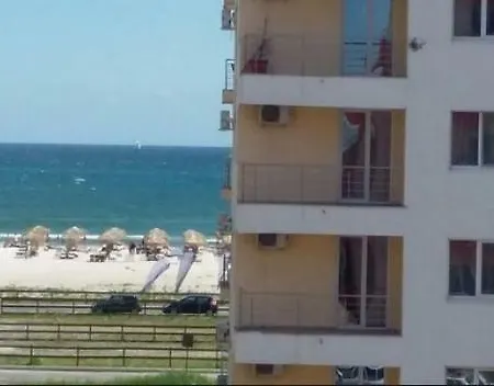 Summerland Ony Apart Mamaia