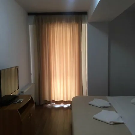 Summerland Ony Apart